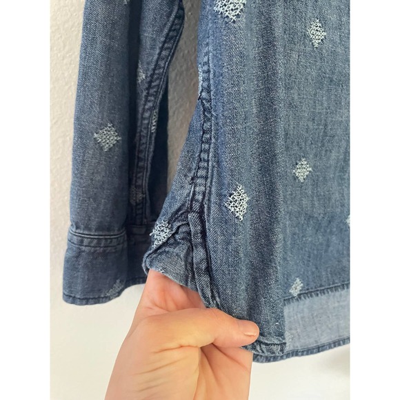 American Eagle Women's Size M denim embroidered diamond pattern button up - Picture 2 of 8